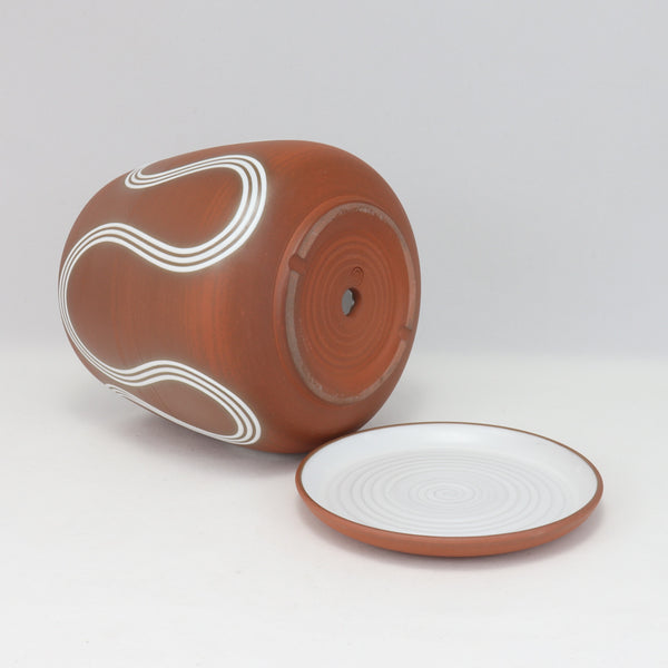 Wavy Planter on Red Clay, 5.75 in / 14.5 cm Tall