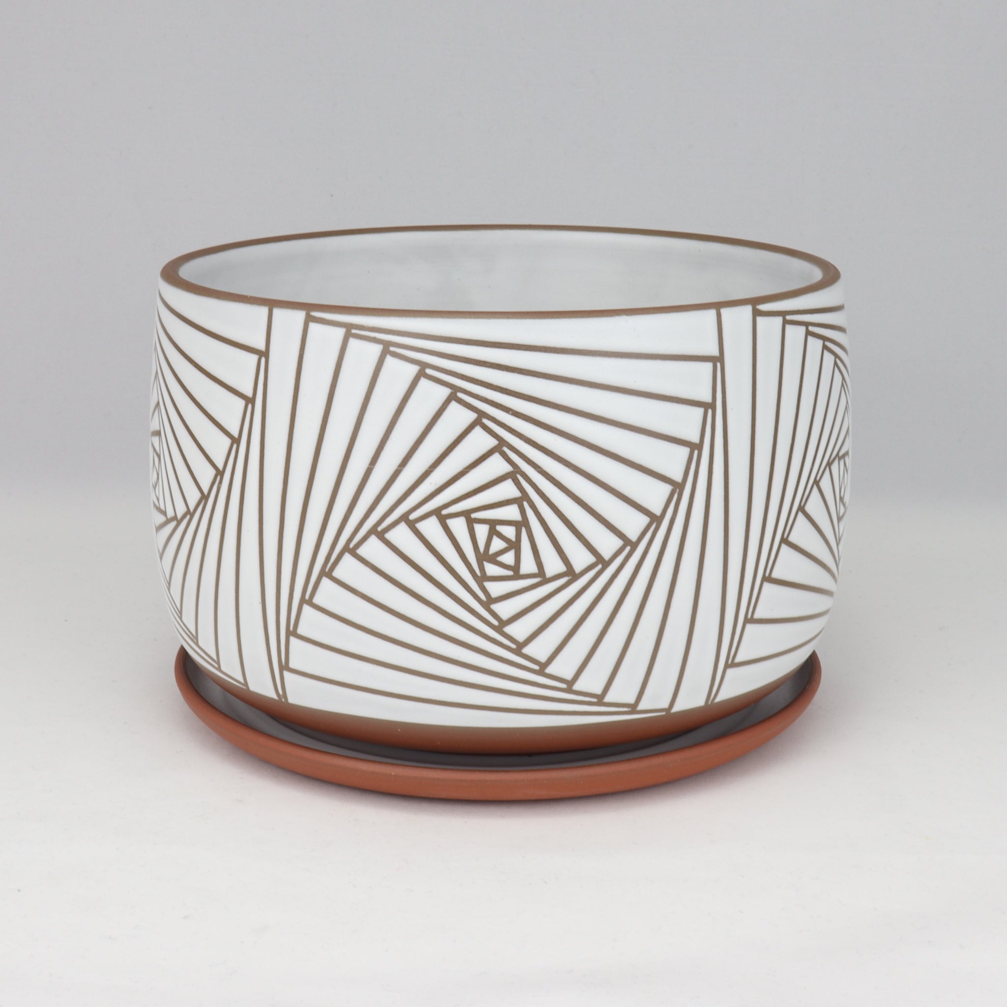 Paradox Planter on Red Clay 7 in / 18 cm Wide